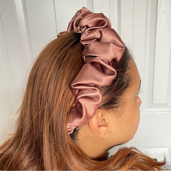 Women Satin Headband wrap scrunched Brown Pleated design - Picture 4 of 9